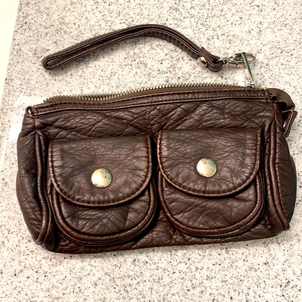 ✅🛍️ 4/$16 Shop Guang Tong Leather Wristlet bag
